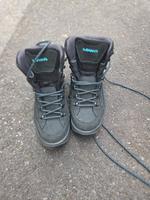 Neuwertige Lowa Renegade Größe 39 Wanderschuhe Essen - Essen-Ruhrhalbinsel Vorschau