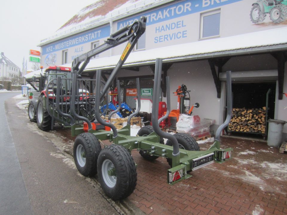 FARMA Rückewagen T7 mit Forstkran C5,1 Zange Rotator in Glashütte