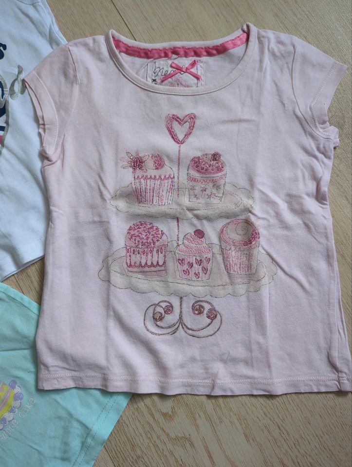 3 T-Shirts NEXT, Vintage Angels Gr. 110 in Naila