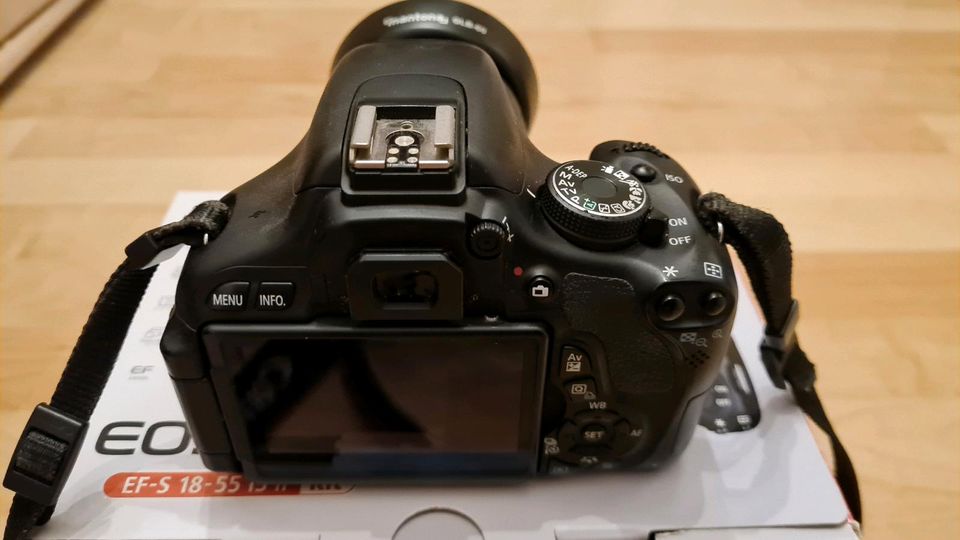Canon EOS 600D in OVP + 18-55mm IS II Kit-Objektiv + Ersatzakku in München