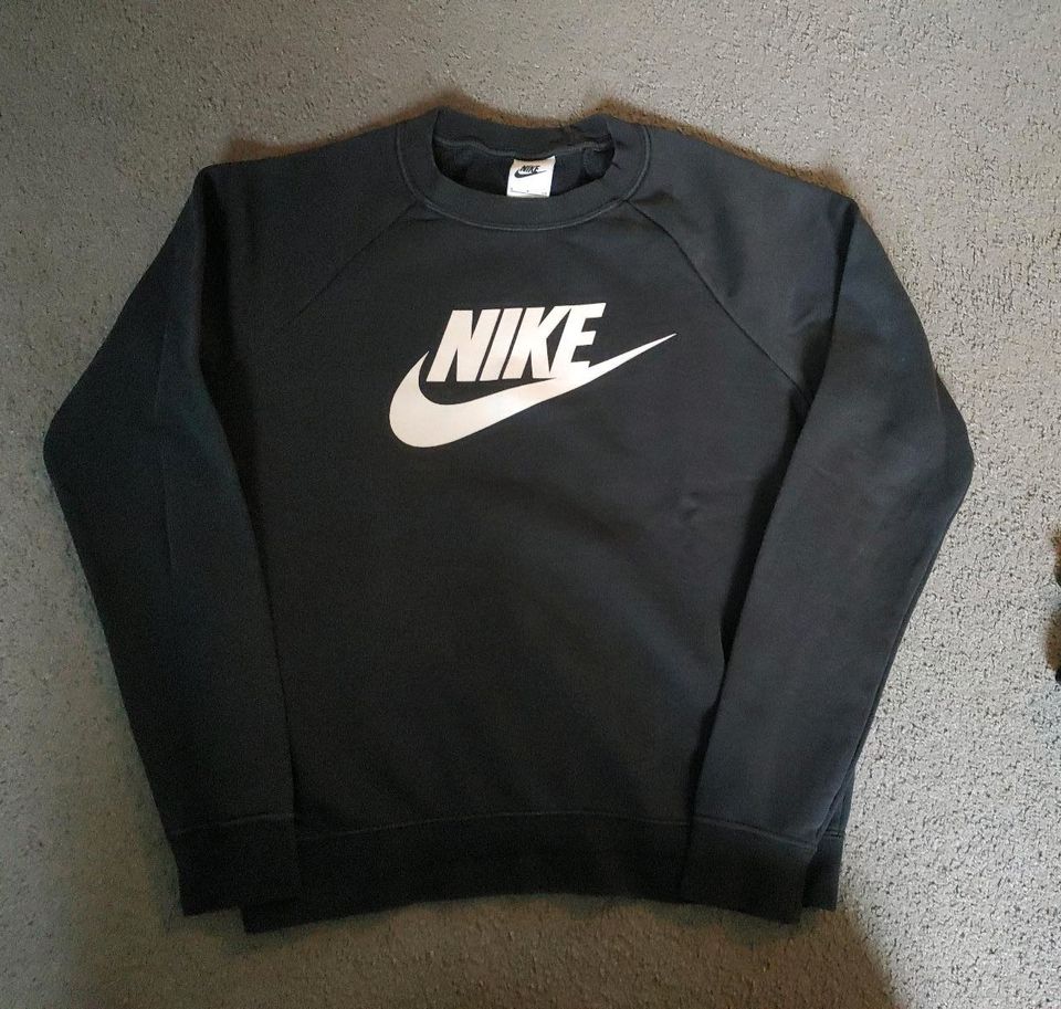 Nike Sweatshirt, Pullover, schwarz, gr. S in Hemslingen