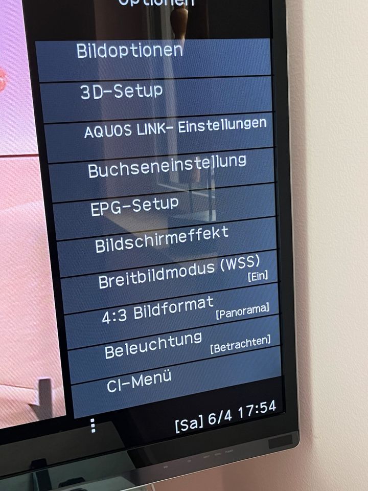 Sharp LCD 3 D -Fernseher 60 Zoll + viel Zubehör in Jever