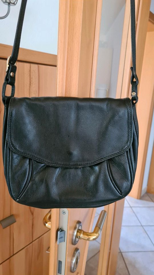 Echt Leder Handtasche Schultertasche schwarz in Harsum