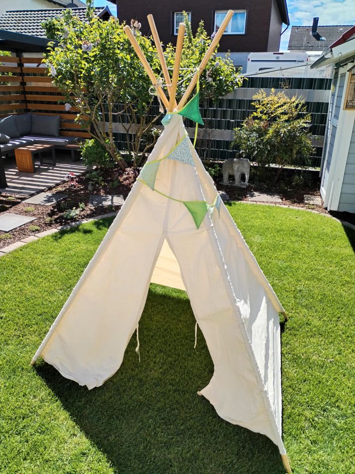 Indianerzelt Tipi in Brühl