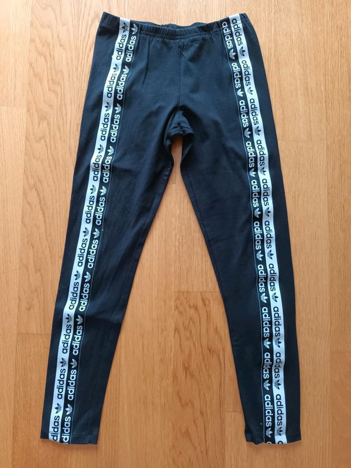 Sporthose Sportleggings Gr. 152 adidas in Ettlingen