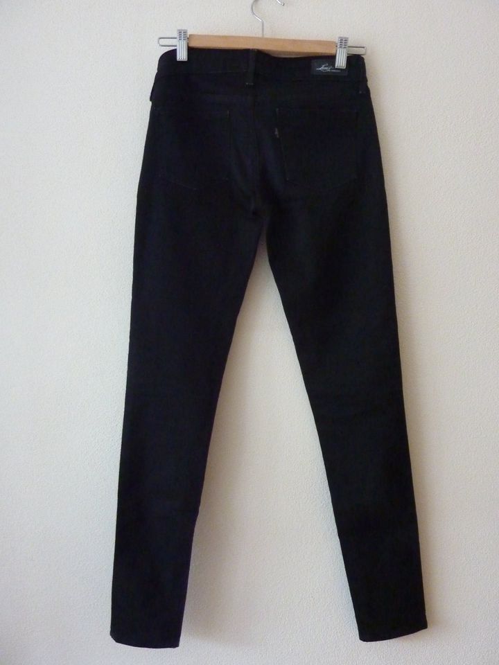 Levis Jeanshose Damen schwarz, Slight Curve, Skinny, Gr. 26 x 34 in Ellwangen (Jagst)