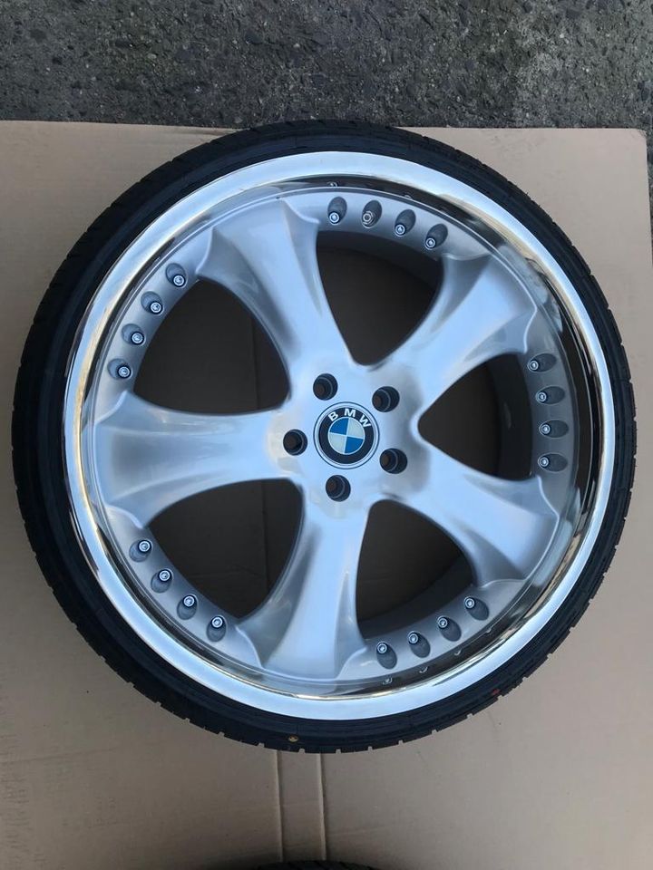 Komplettradsatz BMW Royal 10 x 22 ET45 255/30ZR22 95W Lk. 5 x 120 in Berlin