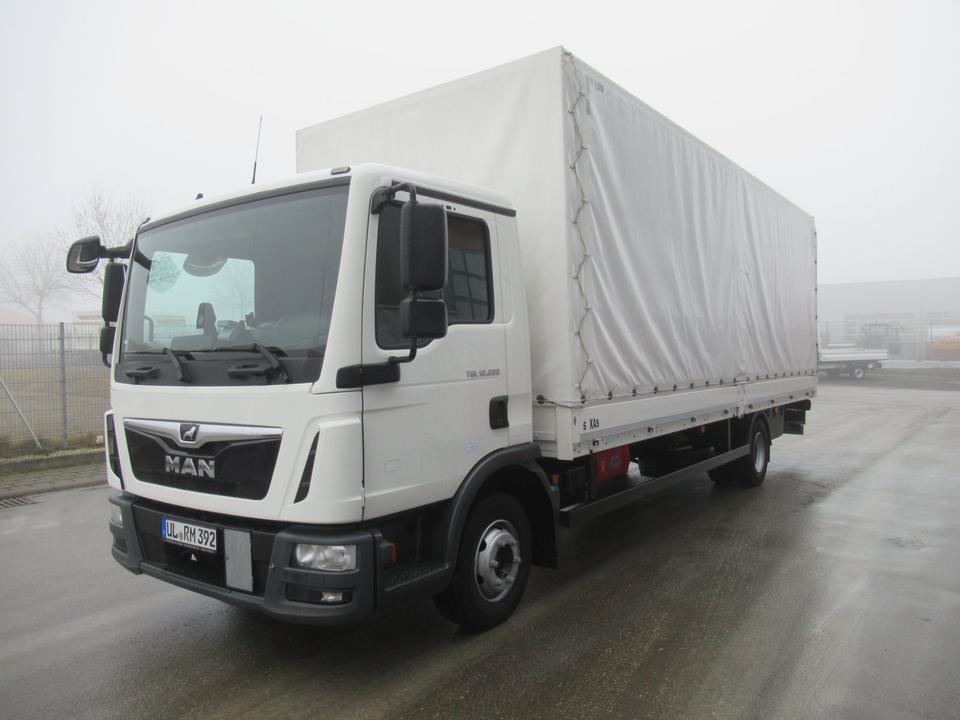 LKW Mieten 12 Tonnen Pritsche Plane Ladebordwand | auch Langzeit in Merklingen
