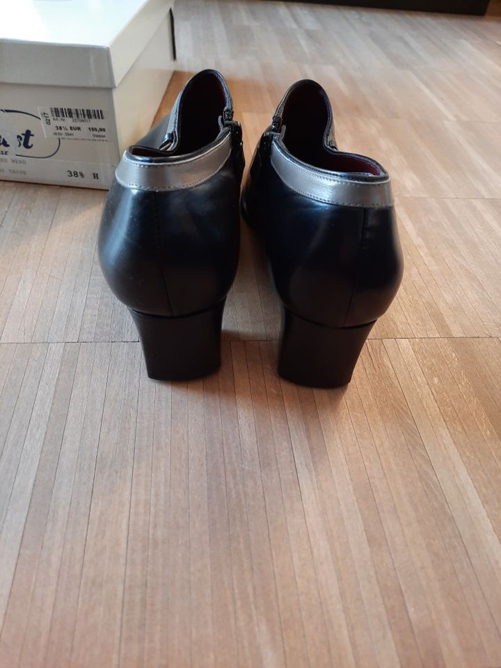 Pumps Stiefelette von Finest Varese schwarz Gr. 5 1/2 (38 2/3) in Karlsruhe