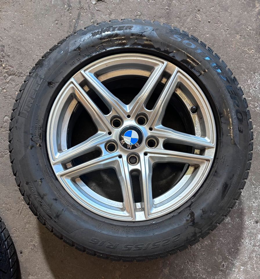 Bmw Alufelgen/Winterreifen Dunlop/Pirelli 225/55R16 Profil 6-7mm in Leimen