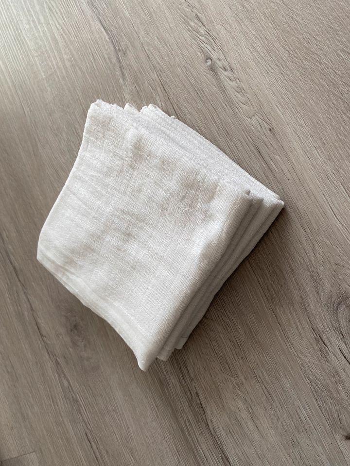 4 Mullwindeln Spucktücher weiß in Bruchköbel