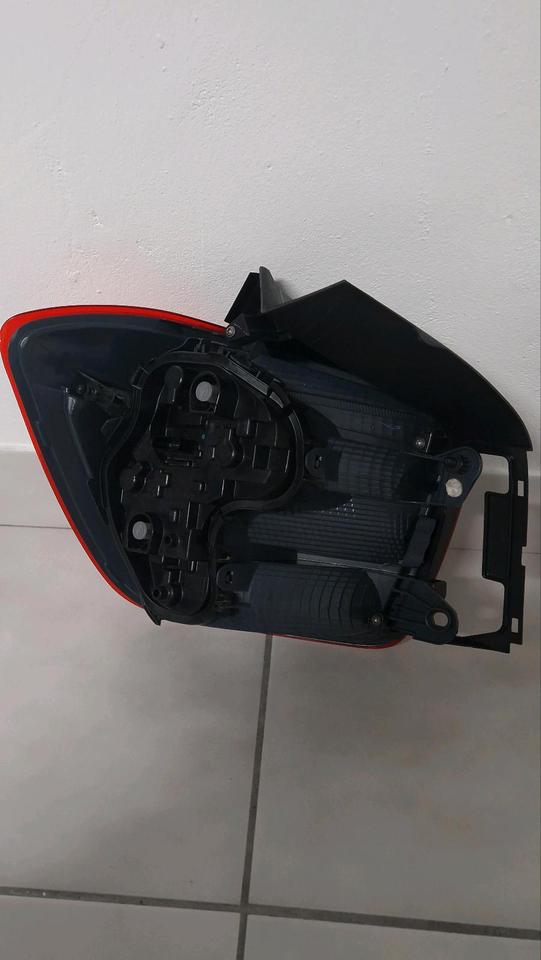 BMW 1er F20 F21 VFL Halogen Heckleuchte Rechts 63217270096 in Aachen