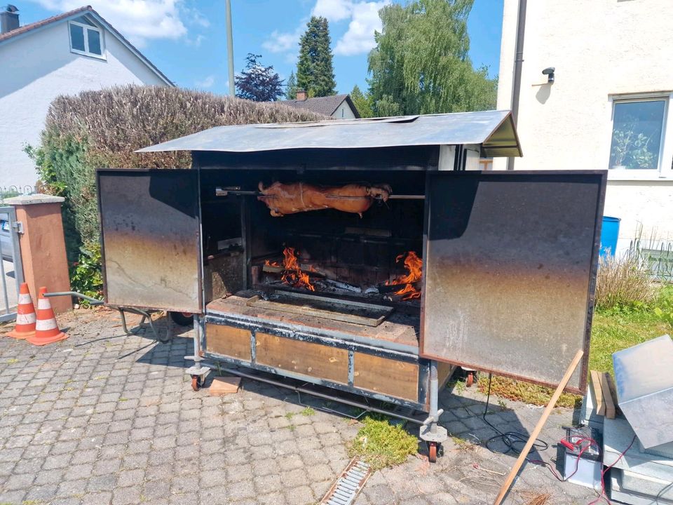 Doppelspanferkelgrill in Höhenkirchen-Siegertsbrunn