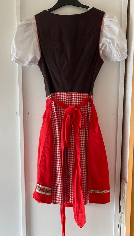 Dirndl + Bluse Größe 36 in Attenweiler