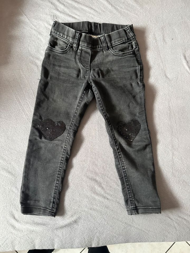 Mädchen Jeans Gr. 98 in Top Zustand!! in Tuningen