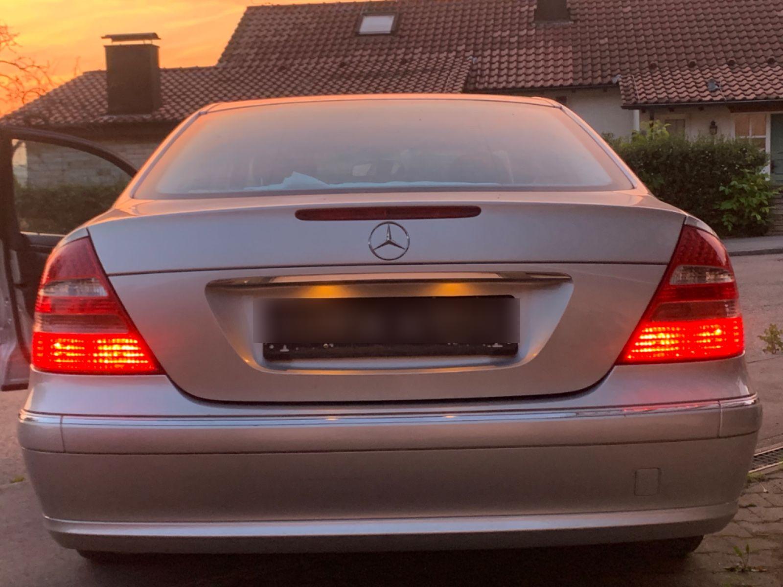 Abbildung des Autos Mercedes-Benz 240