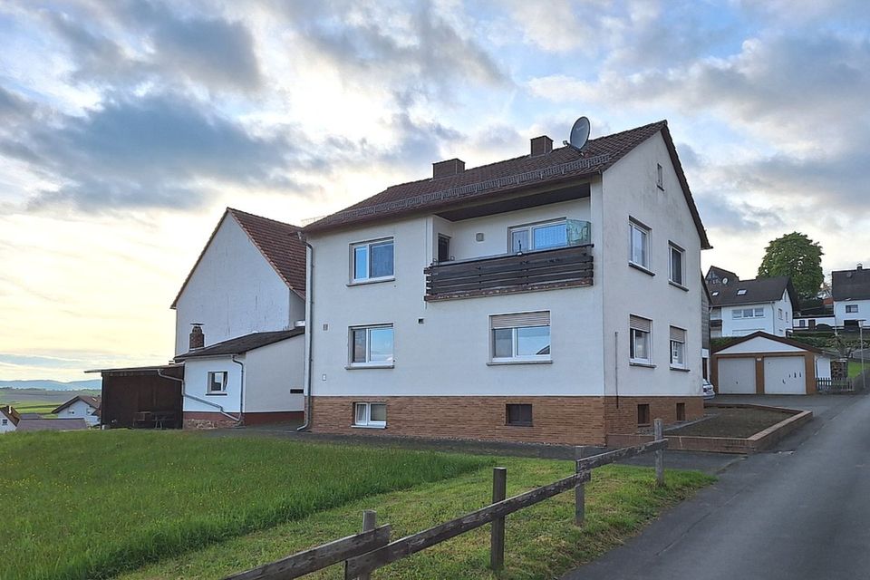 Sehr gepflegter Hof mit reichlich Grünfläche in einem Ortsteil von Wetter. in Wetter (Hessen)