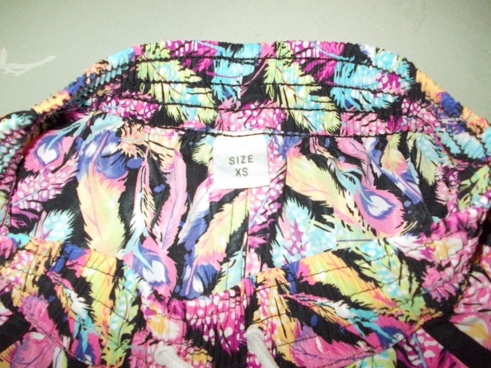 Bunte Shorts kurze Hose Gr. XS in Duisburg