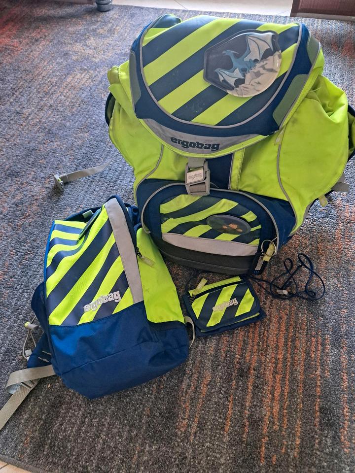 Schultasche von Ergobag mit abnehmbaren Klettbildern in Traitsching