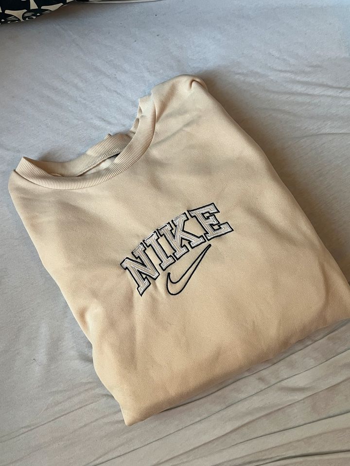 Nike Vintage Pullover in Augsburg