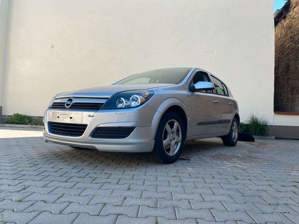 Opel Astra H | Auto | Kleinwagen | Benziner in Flonheim