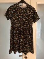 Kleid, Blumen, Pull & Bear, XS Mecklenburg-Strelitz - Landkreis - Burg Stargard Vorschau