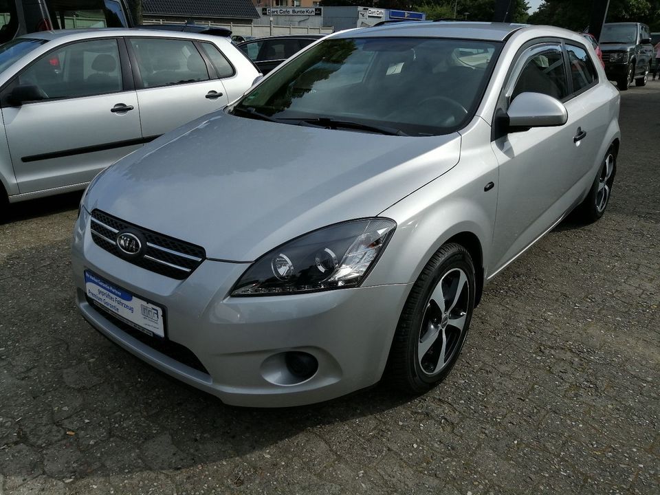 Kia Ceed 1.6i/Klima/Navigation/USB in Lübeck