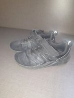 Turnschuhe Größe 33 Decathlon Schuhe Sportschuhe schwarz Kindersc Hessen - Fulda Vorschau