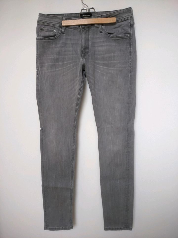 Gut erhaltene Jeans von Jack &Jones, Gr. 34/34 in Nordhorn
