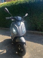 Elektro - Motorroller Piaggio + 1 + E 5 ( PMP ) nur 120 km Kreis Pinneberg - Elmshorn Vorschau