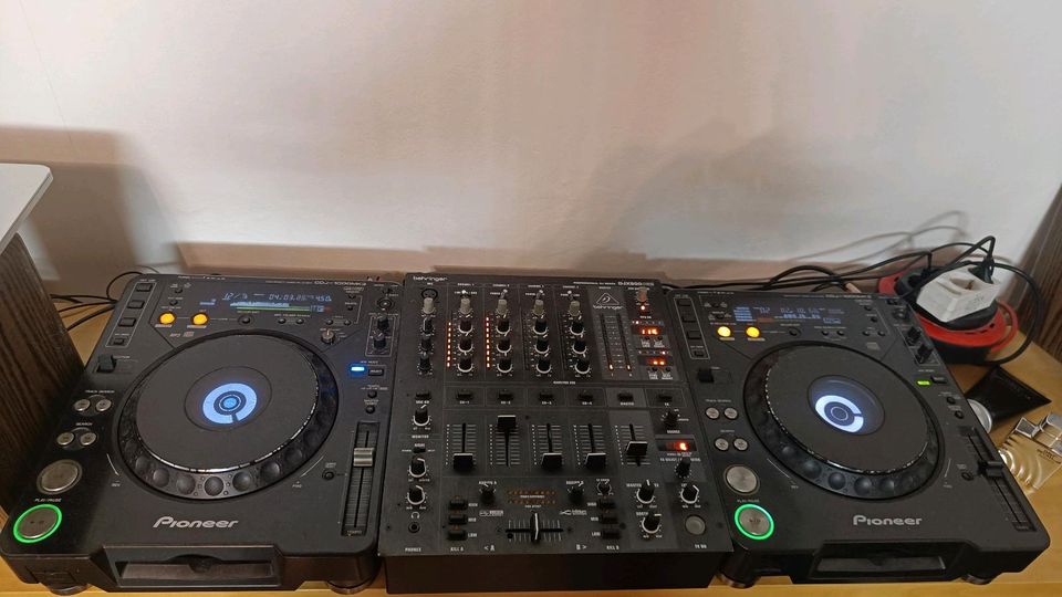 Pioneer& Behringer DJ SET UP in Schlangen