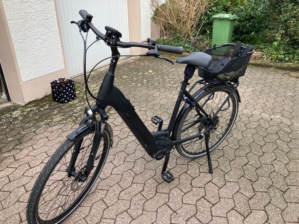 Topgepflegtes, neuwertiges E-Bike zu verkaufen in Bonn