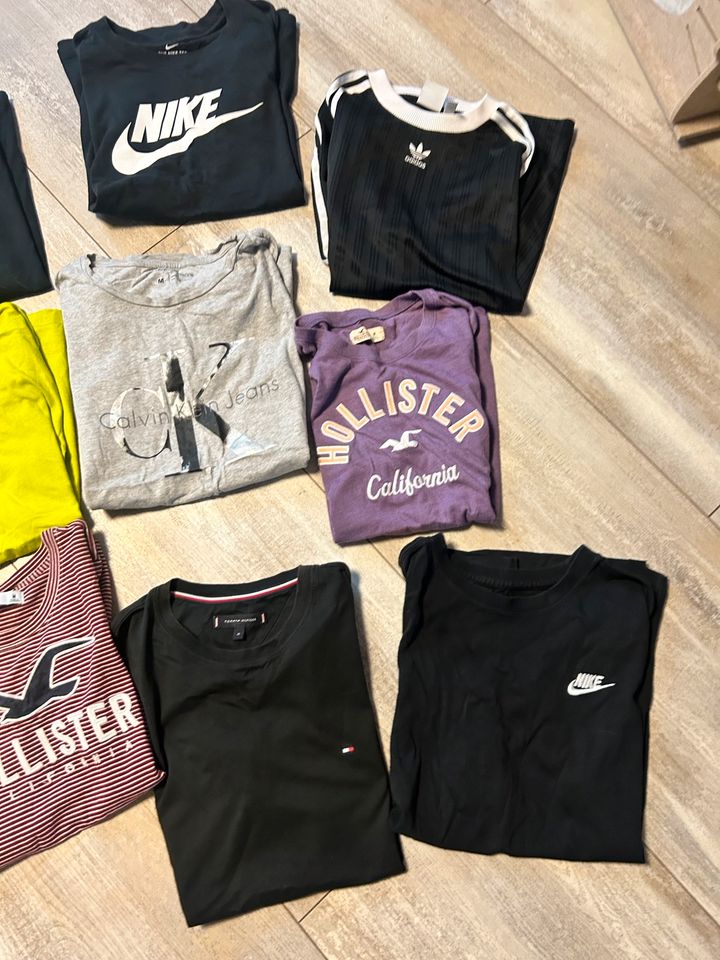 Adidas Nike Hollister Tommy Hilfiger Calvin Klein TShirts M Frau in Essen