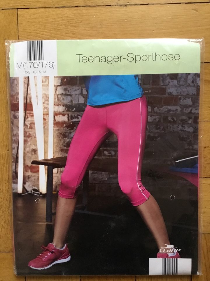 Teenager-Sporthose Pink neu original verpackt in Baden-Baden