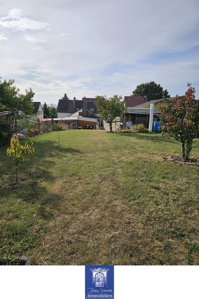 Ihre neue Doppelhaushälfte mit schönem Garten, großer Garage und viel Nebengelass! in Döbeln