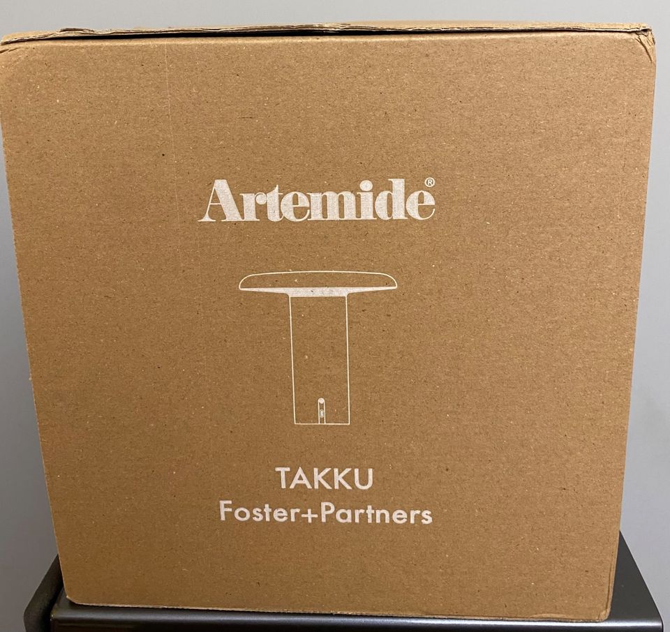 NP 324: NEU OVP Artemide TAKKU Blu Akku tragbare Tischlampe in Hamburg