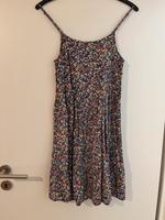 Kleid mit Blumenprint Amisu neu gr. 34 Nordrhein-Westfalen - Eschweiler Vorschau