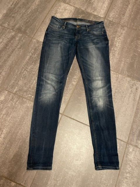 EDC Skinny Jeans W28 L32 Mittelblau in Würselen