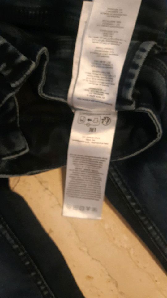 Sehr schöne Pepe Jeans 29/34  leider zu klein gekauft. in Mainz