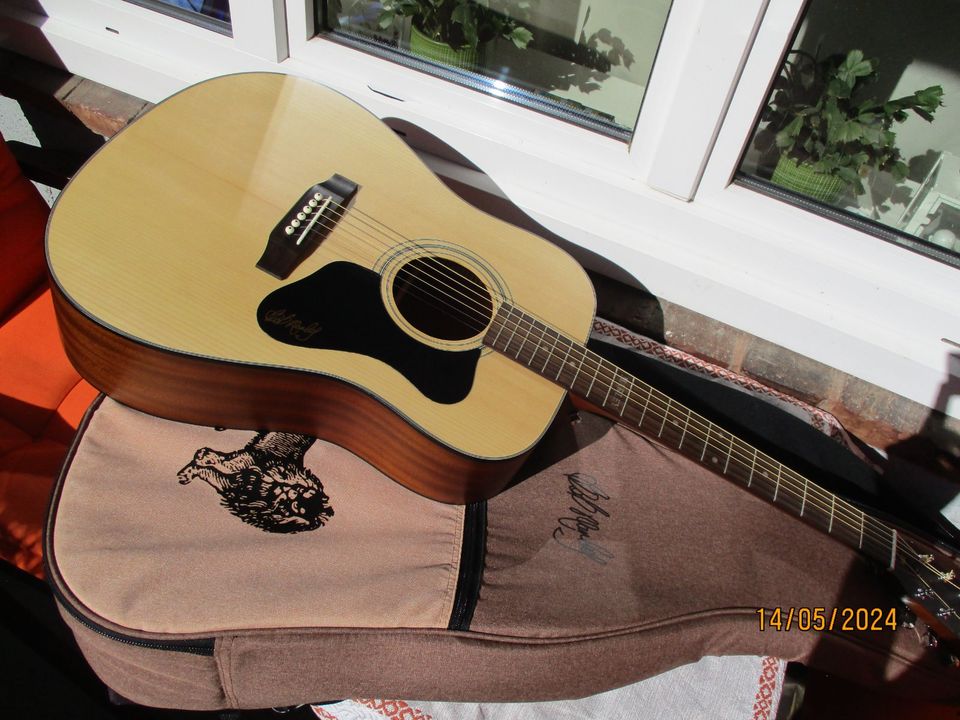 Guild Bob Marley Gitarre, Tasche, 4-Monate alt mit Rechnung! in Hamburg
