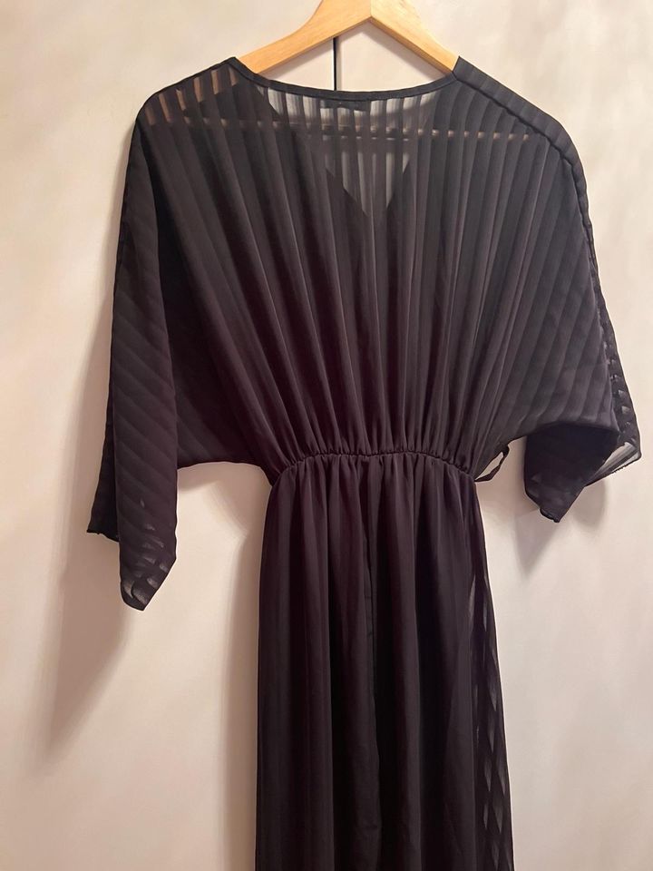 Schwarzes Kleid in Hannover