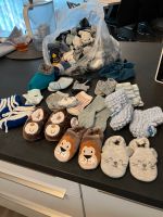 Tüte mit über 100 Socken,Schuhe,Rasselsocken von 0 bis Gr.20 Baden-Württemberg - Donaueschingen Vorschau