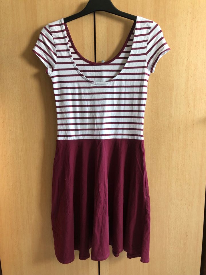 Kleid Größe S in Krefeld