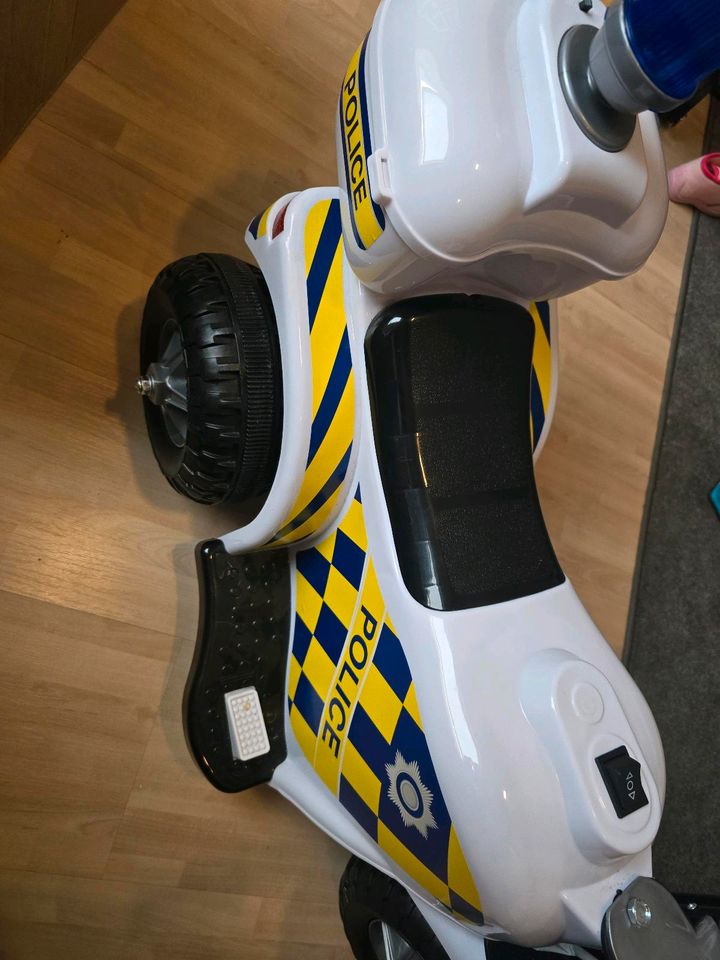 Kinder-Elektro Polizei-Motorrad in Datteln