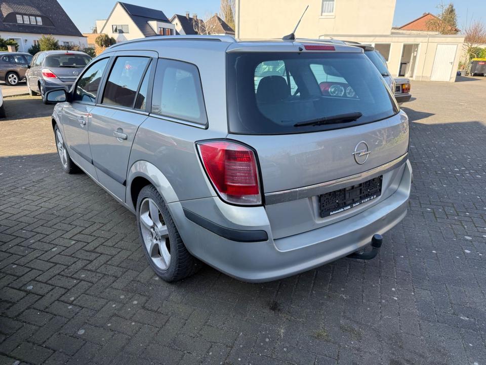 Opel Astra H Caravan Elegance AHK in Borken