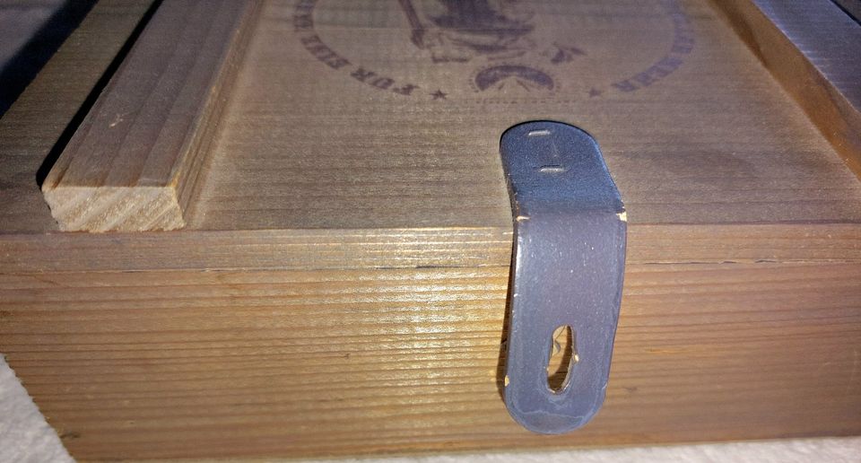 Für eine Handvoll Dollar Limited Edition Holzbox Clint Eastwood in Bolanden