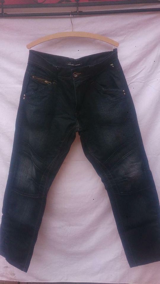 Verkaufe eine schöne Jeanshose von Angelo Litrico Denim 35/30 in Berlin