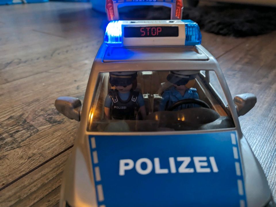 Playmobil Polizei Auto mit Zubehör, Licht und Sound in Elsdorf