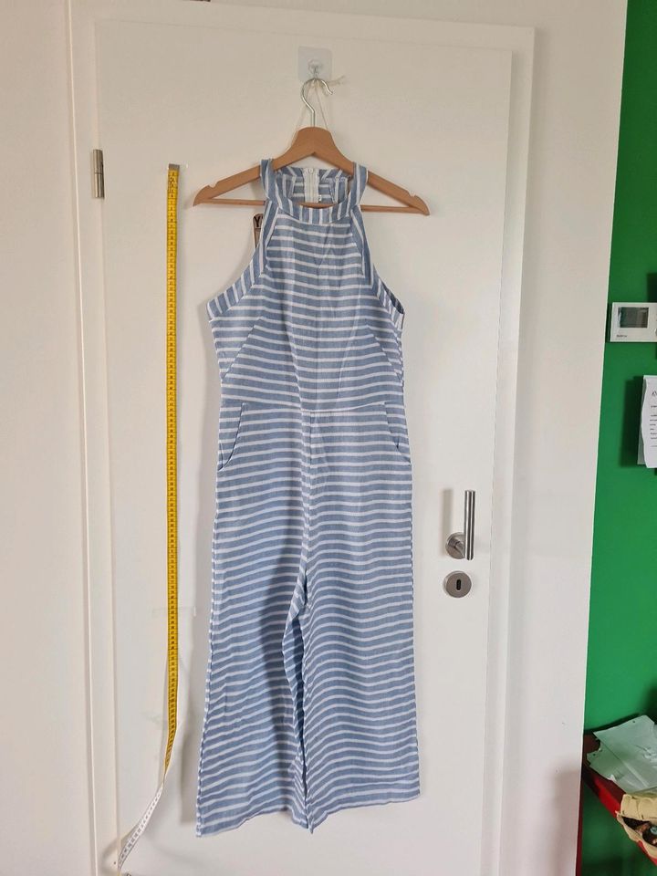 Jumpsuit mit Gürtel in Adelsdorf