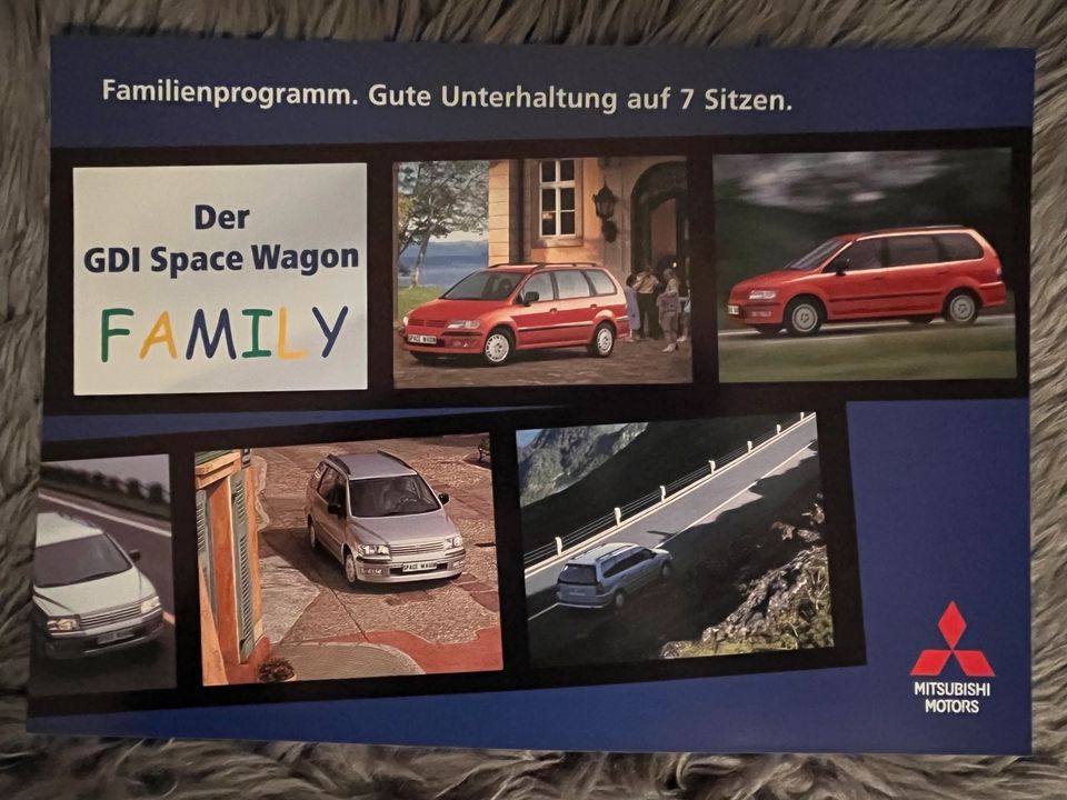 Mitsubishi Space Wagon GDI Sondermodell „Family“ Prospekt in Chemnitz